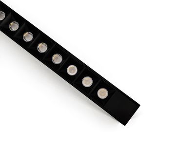 Luminaire linéaire LED monté en surface à persiennes Rond dans un Diamant 50° SLIM