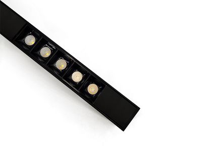 Luminaire linéaire LED monté en surface à persiennes réflecteur 15°/30° / 45° SLIM
